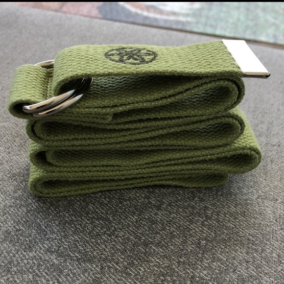 Used once! - GAIAM Studio Select Premium Yoga Strap - Stretch/Align/Strengthen - Picture 2 of 6